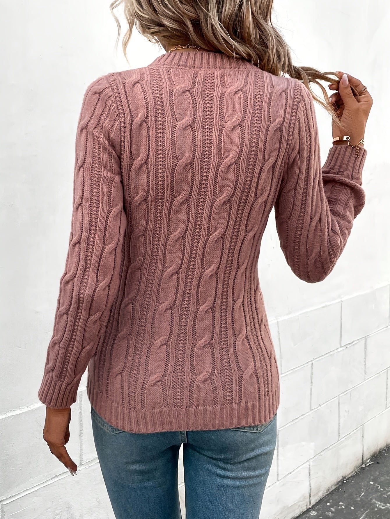 Cable Knit Crew Neck Slim Sweater