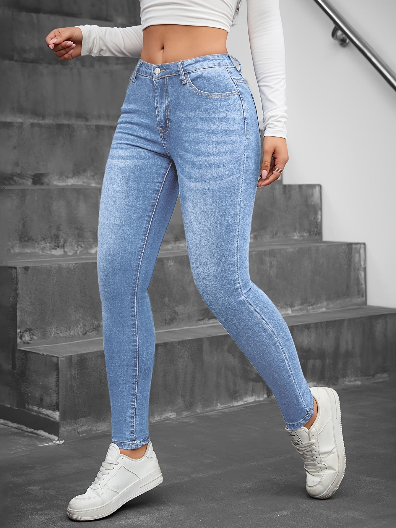 Fashionable Light Blue Skinny Jeans