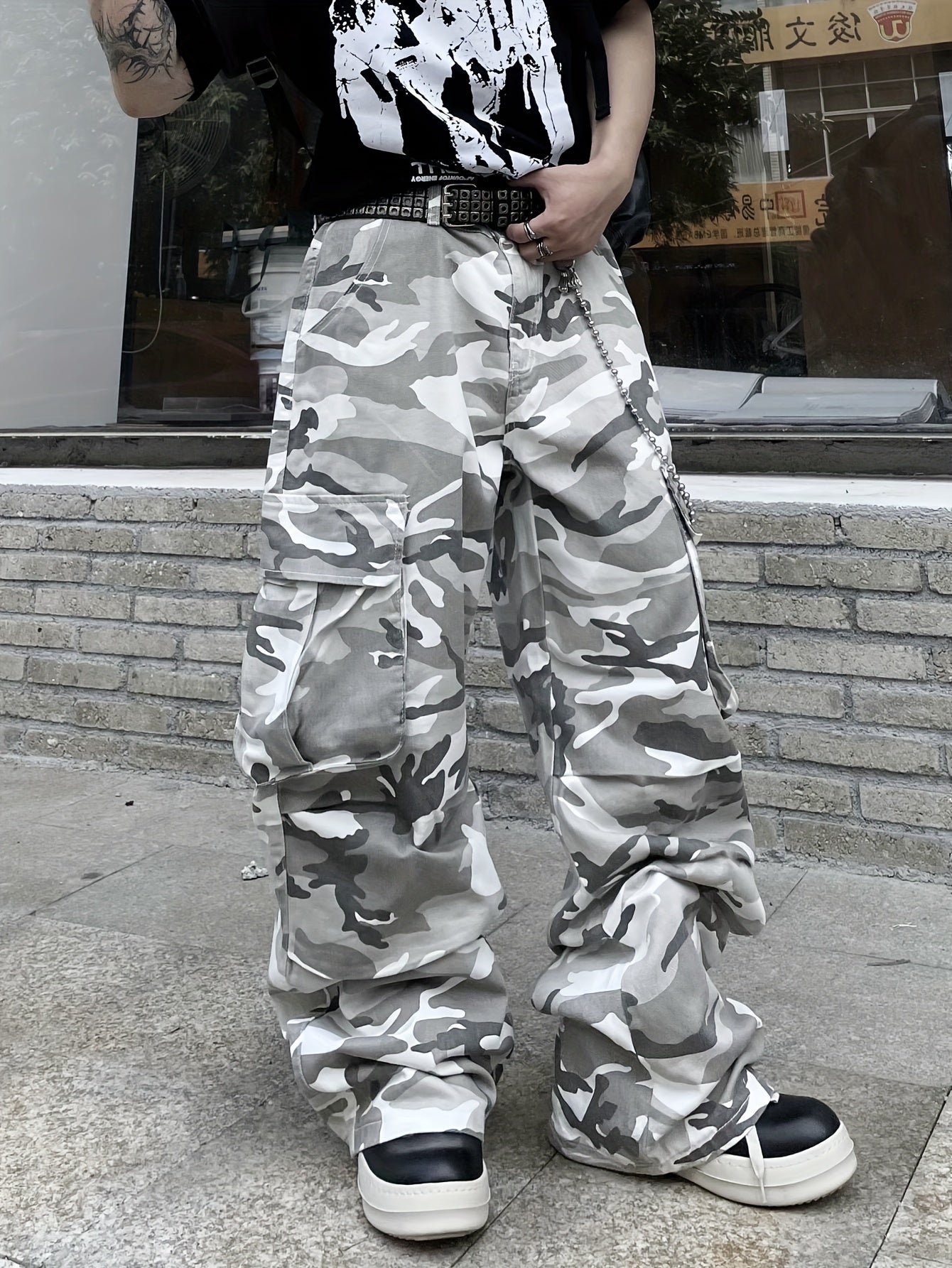 Camo Cargo Pants - Relaxed Fit