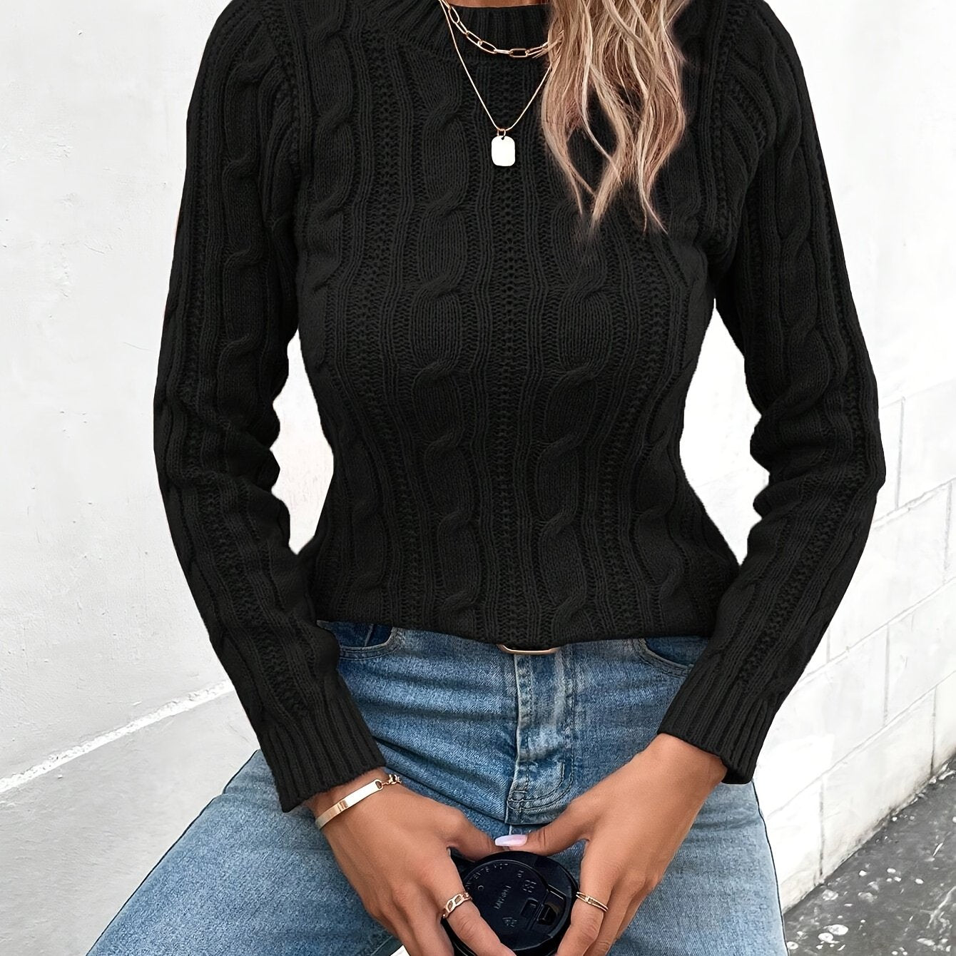 Cable Knit Crew Neck Slim Sweater