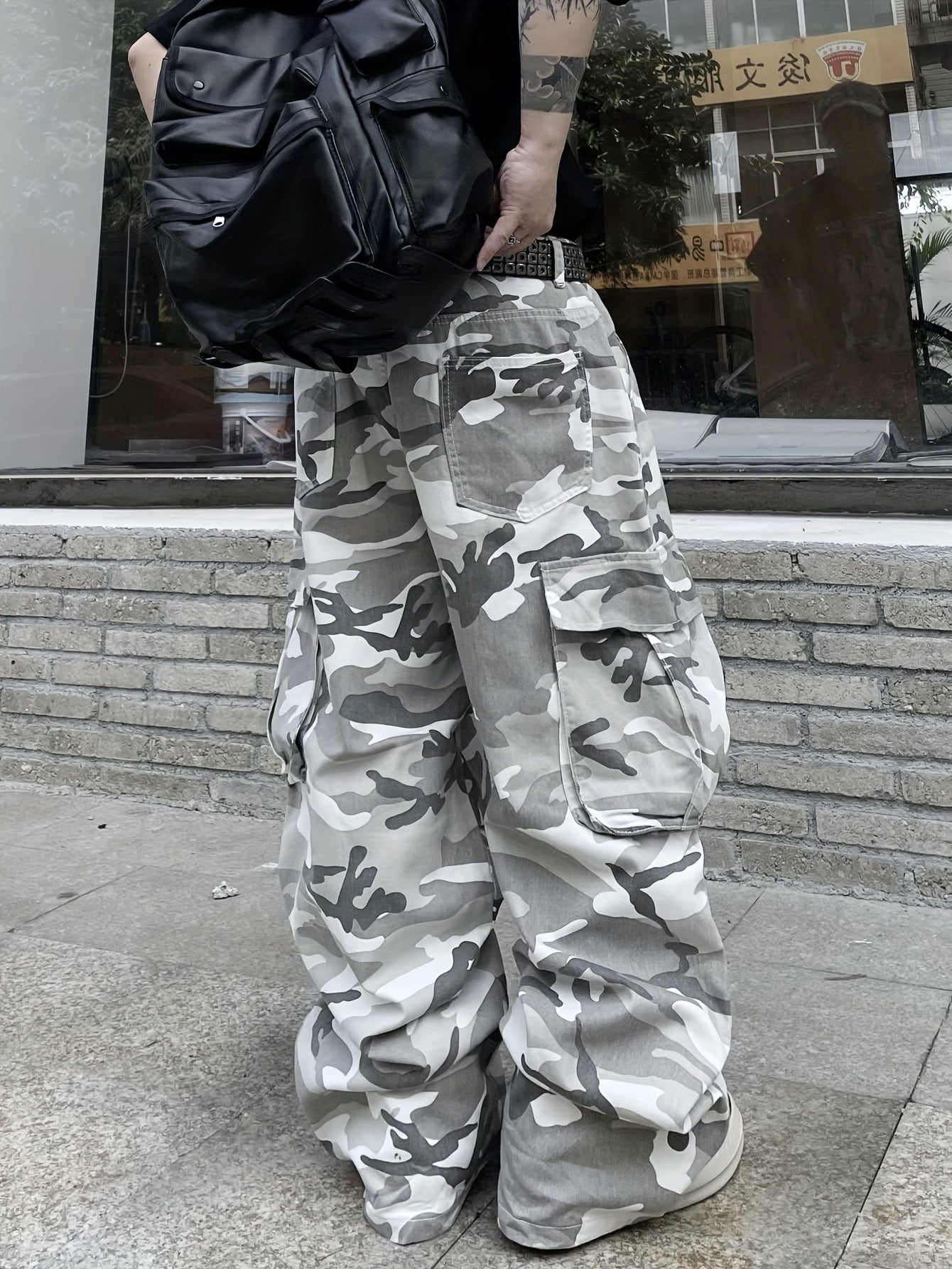 Camo Cargo Pants - Relaxed Fit